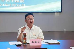 前教练：萨利巴是世界顶级后卫之一，范迪克一开始球风就很老道